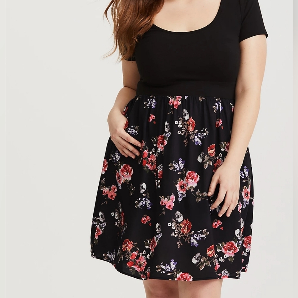 Torrid size 2 black skull skater dress